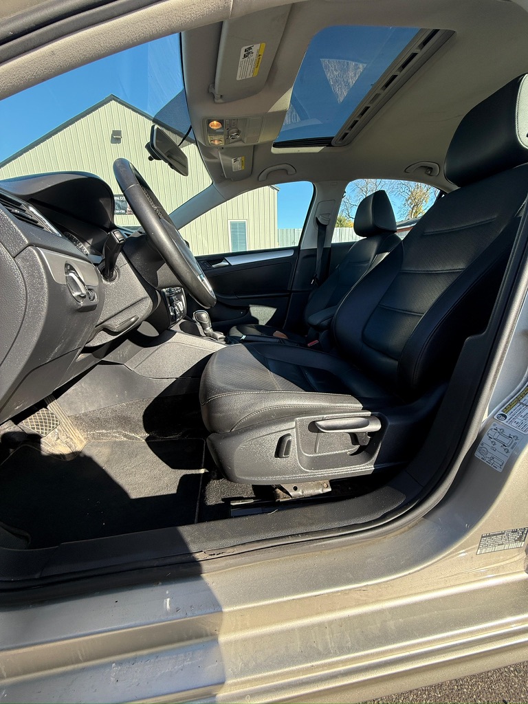 2013 Volkswagen Jetta - View 11 of 22