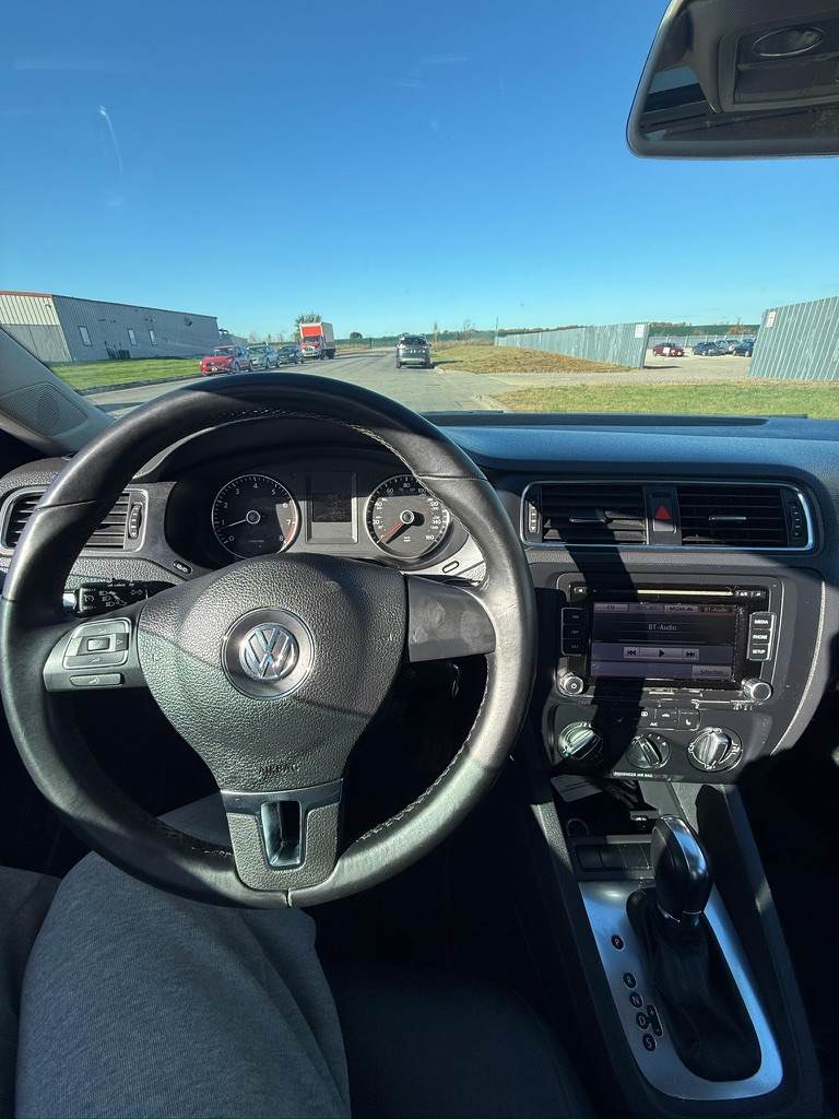 2013 Volkswagen Jetta - View 14 of 22