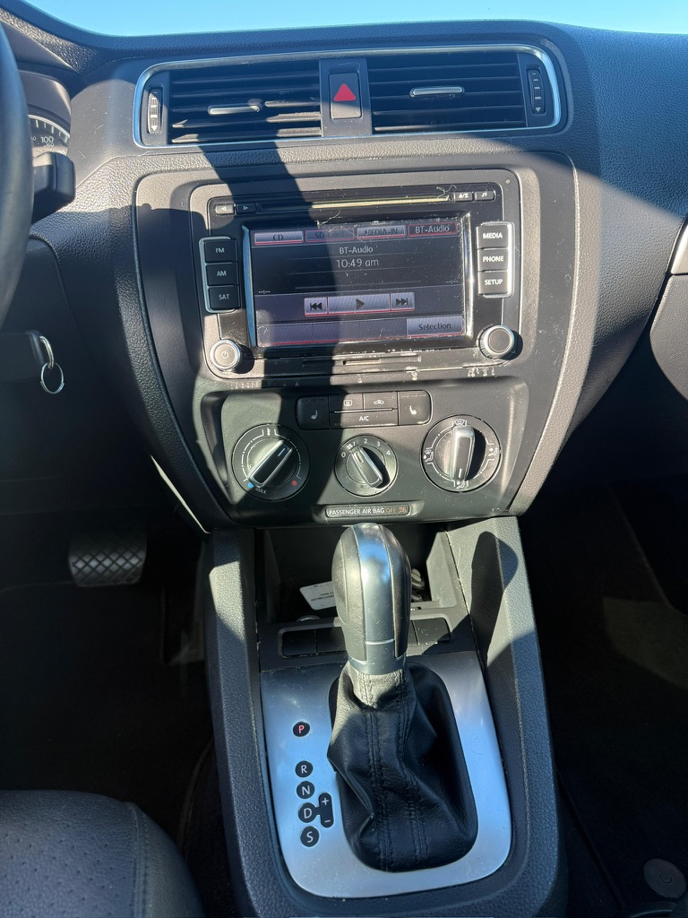 2013 Volkswagen Jetta - View 15 of 22