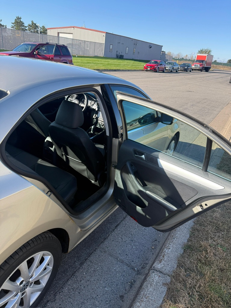 2013 Volkswagen Jetta - View 16 of 22