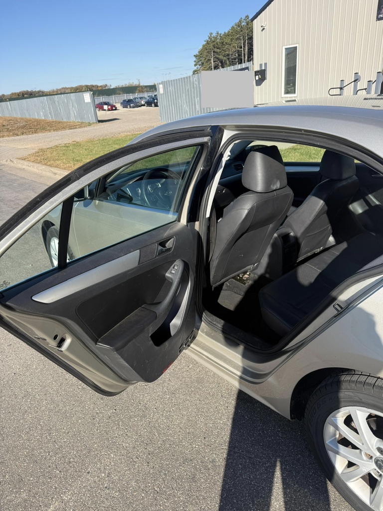 2013 Volkswagen Jetta - View 19 of 22