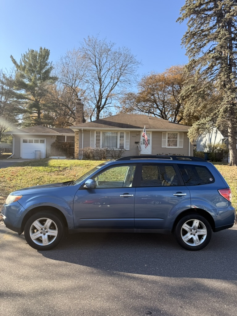 2010 Subaru Forester - Gallery image 3 2010 Subaru Forester - View 3 of 20