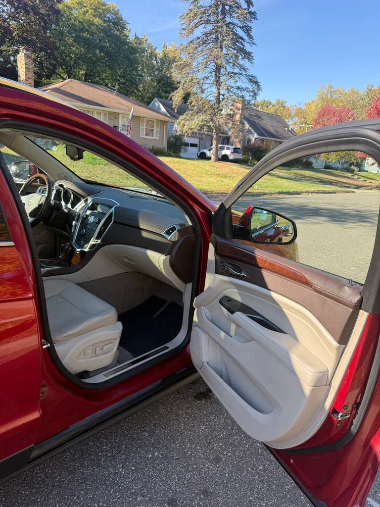 2012 Cadillac SRX - View 15 of 20