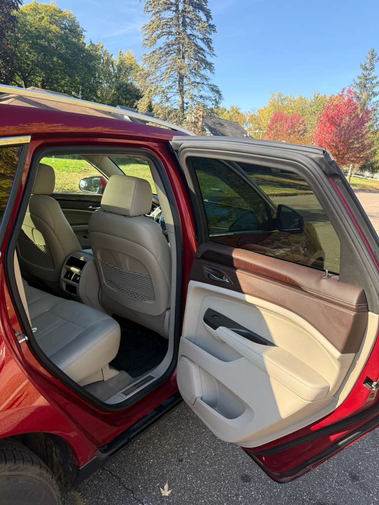 2012 Cadillac SRX - View 16 of 20