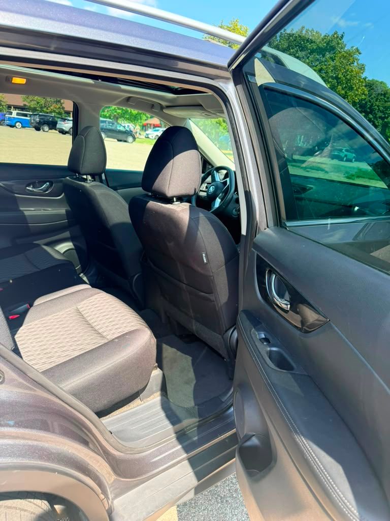 2017 Nissan Rogue SV - Photo 15