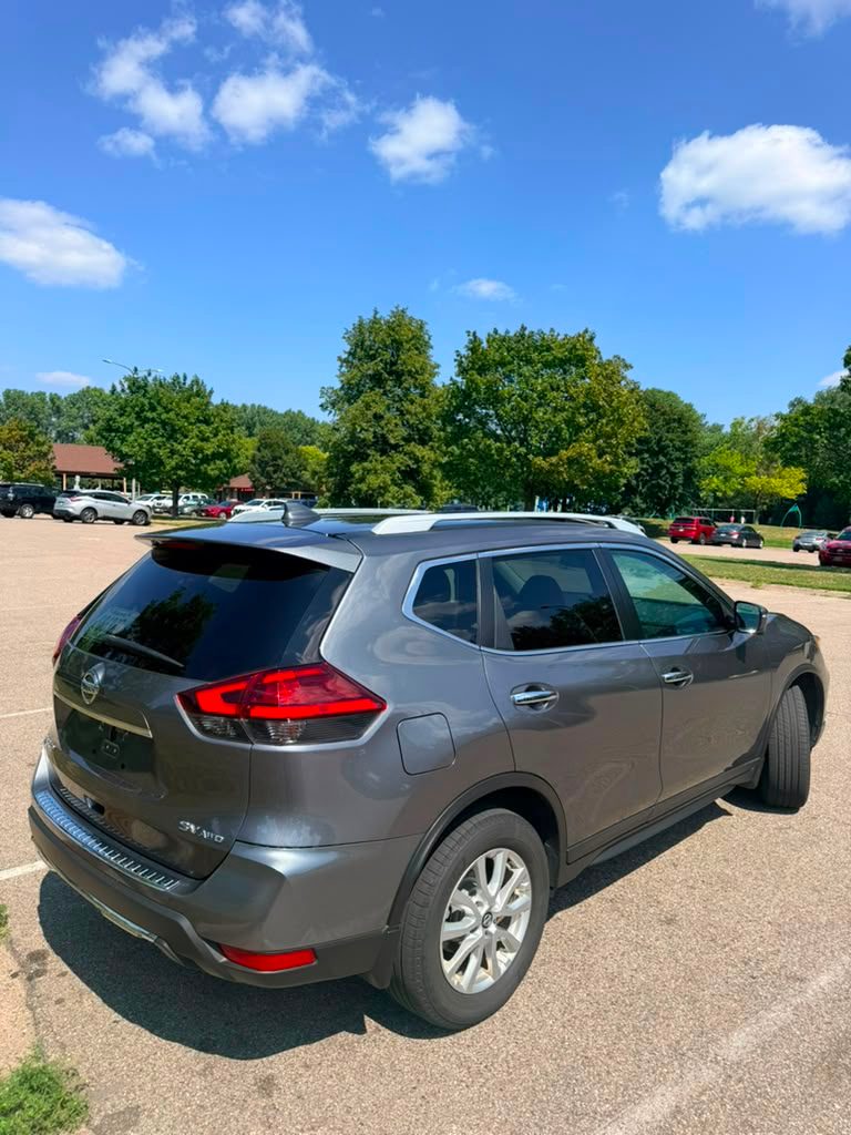 2017 Nissan Rogue SV - Photo 6