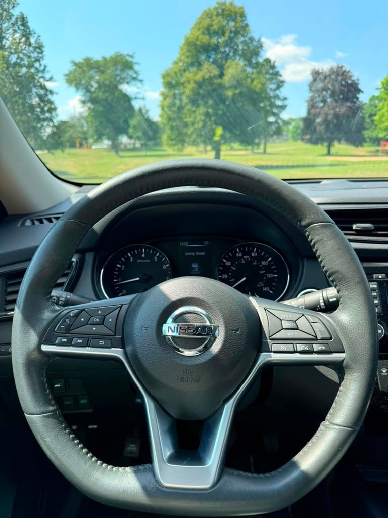 2017 Nissan Rogue SV - Photo 10