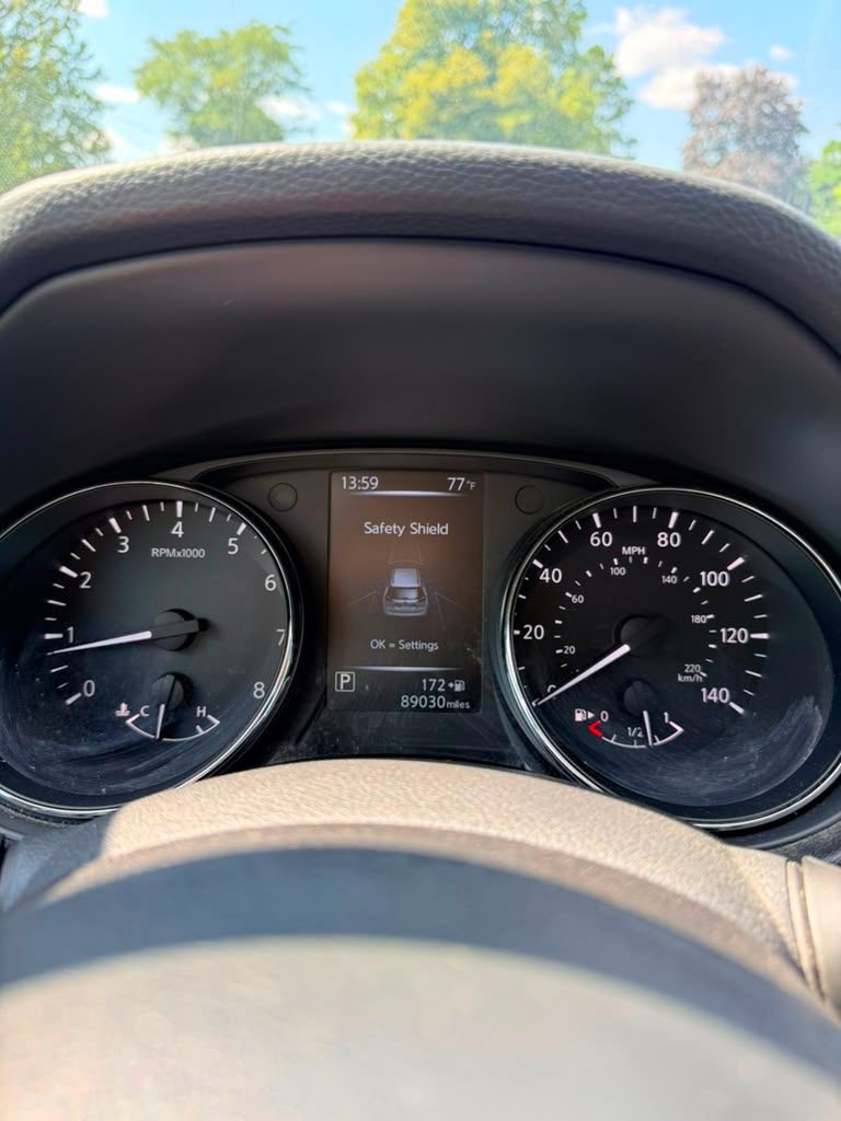 2017 Nissan Rogue SV - Photo 9