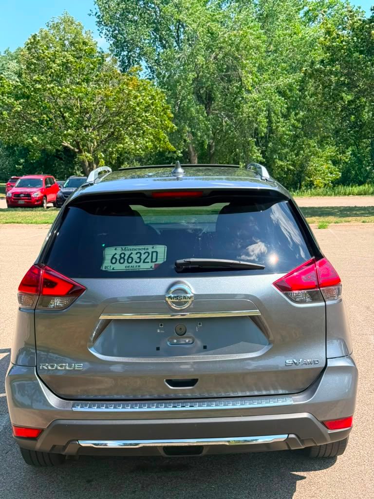 2017 Nissan Rogue SV - Photo 5