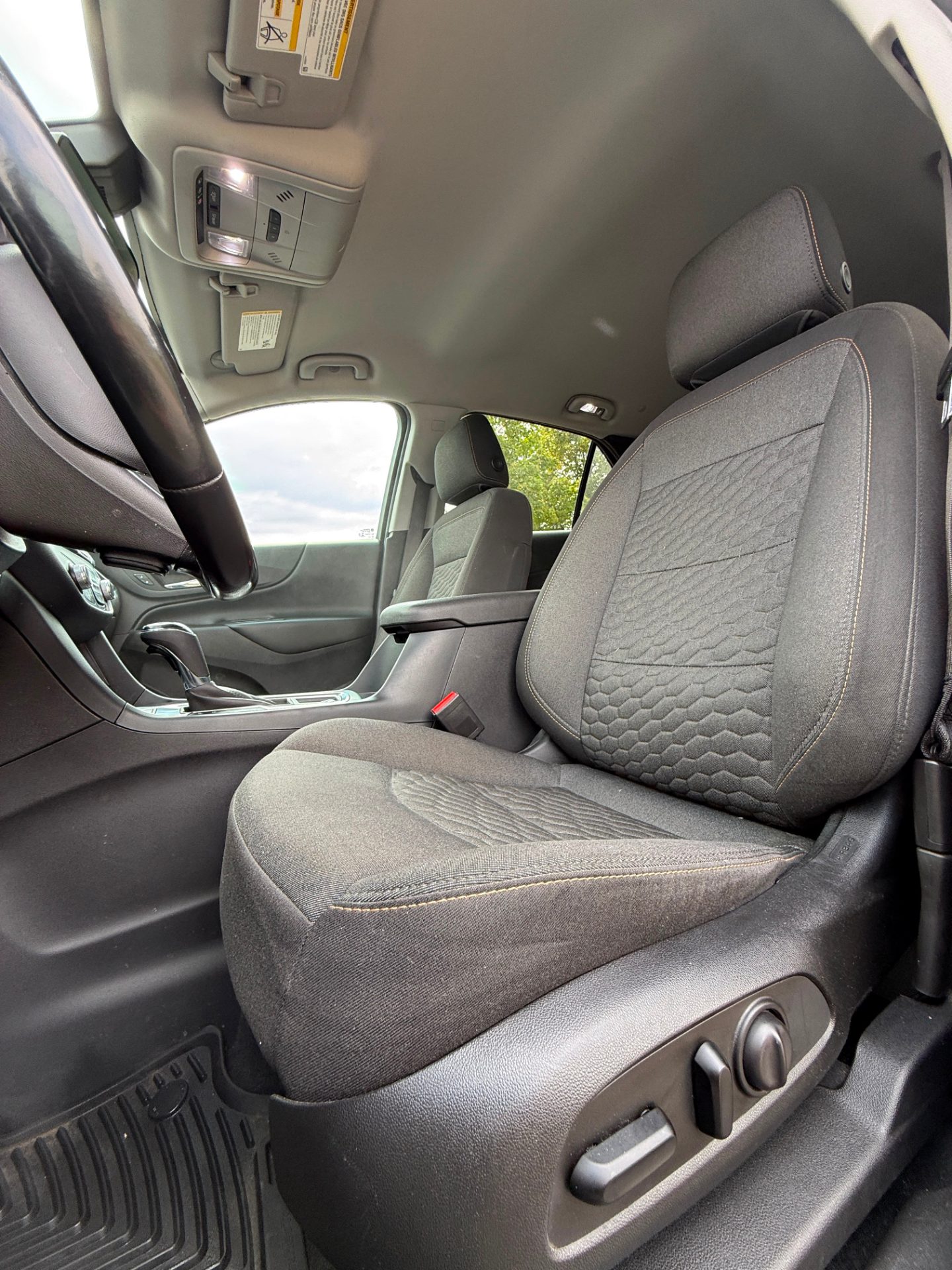 2020 Chevrolet Equinox LT - Photo 15