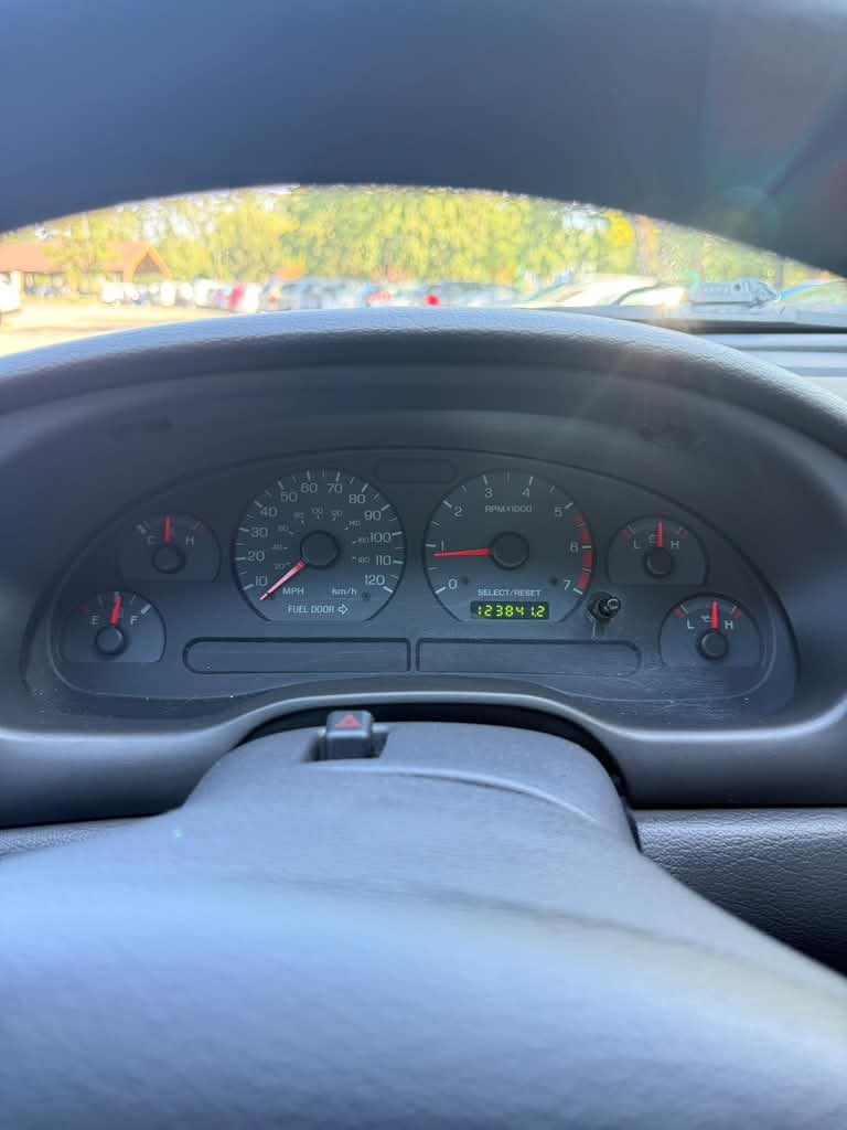 2003 Ford Mustang Standard - Photo 12